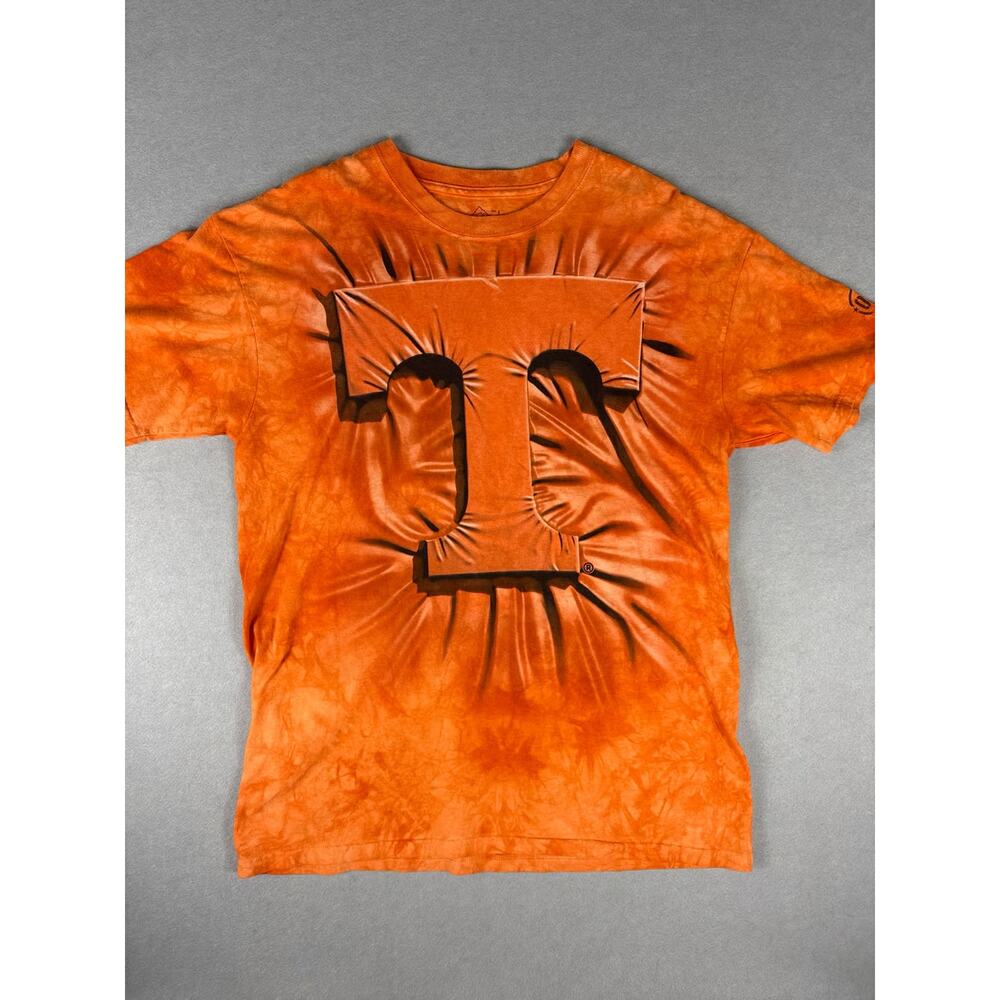 The Mountain Tennessee Vols T-shirt men’s large